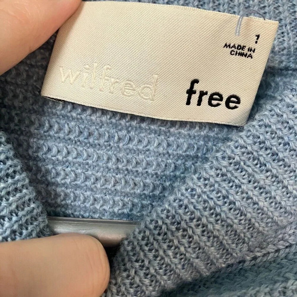 Aritzia Wilfred Free Lolan 100% Merino Wool Blue batwing  Sleeve Cropped Sweater - Picture 6 of 11